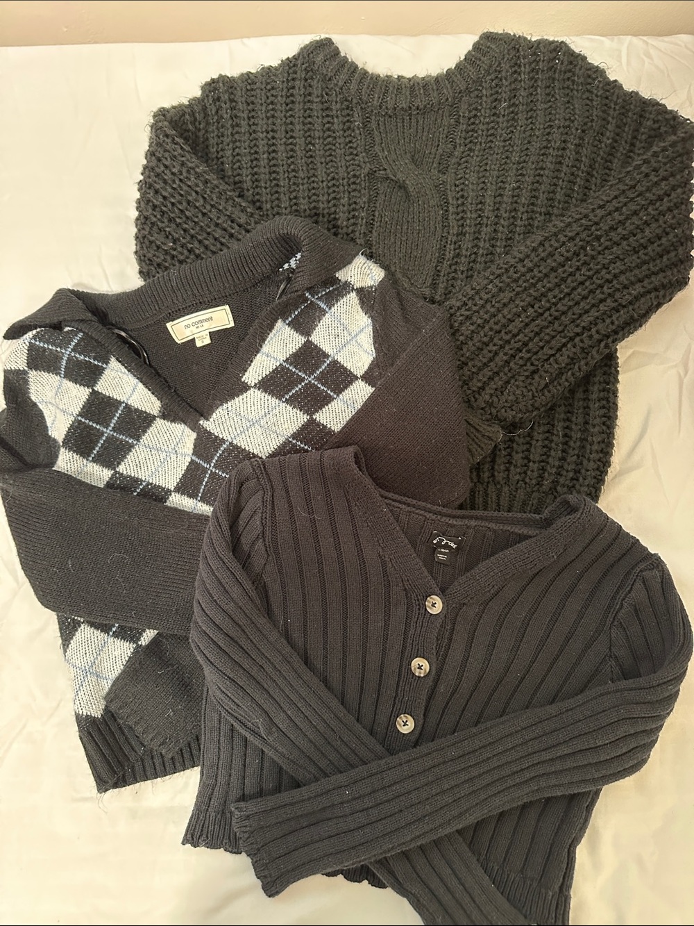 Black Ribbed Button-Front Cropped Cardigan
